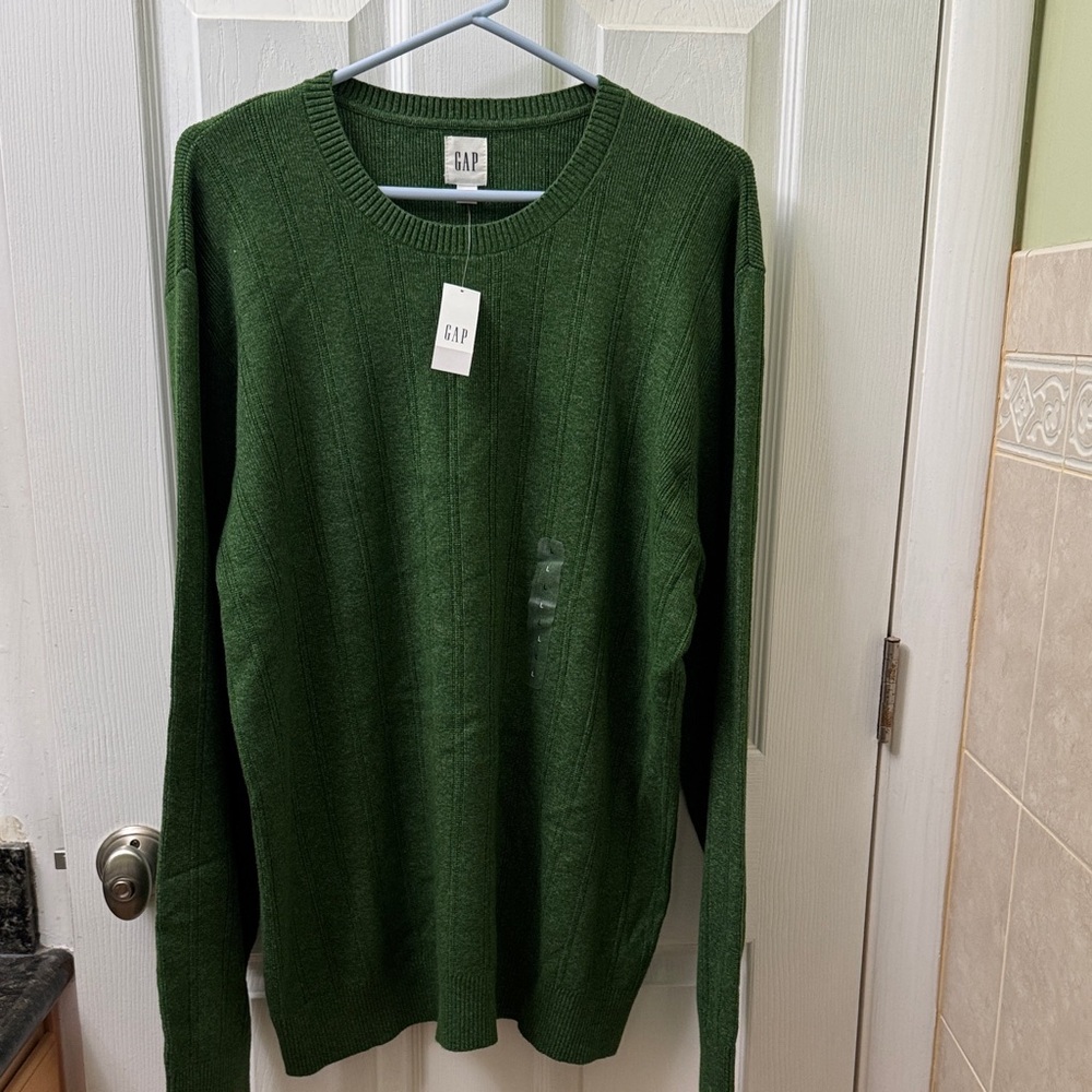 GAP Men's Deep Green Crewneck Sweater